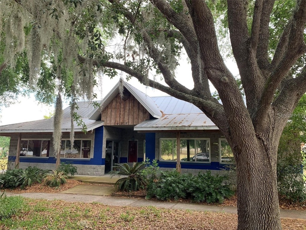 111 E Central Avenue Howey In The Hills FL 34737 O6172500 image1