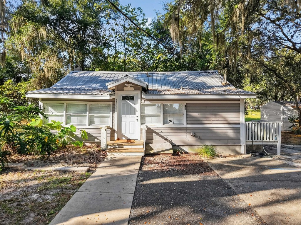 111 E Lady Lake Boulevard Lady Lake FL 32159 G5105030 image1