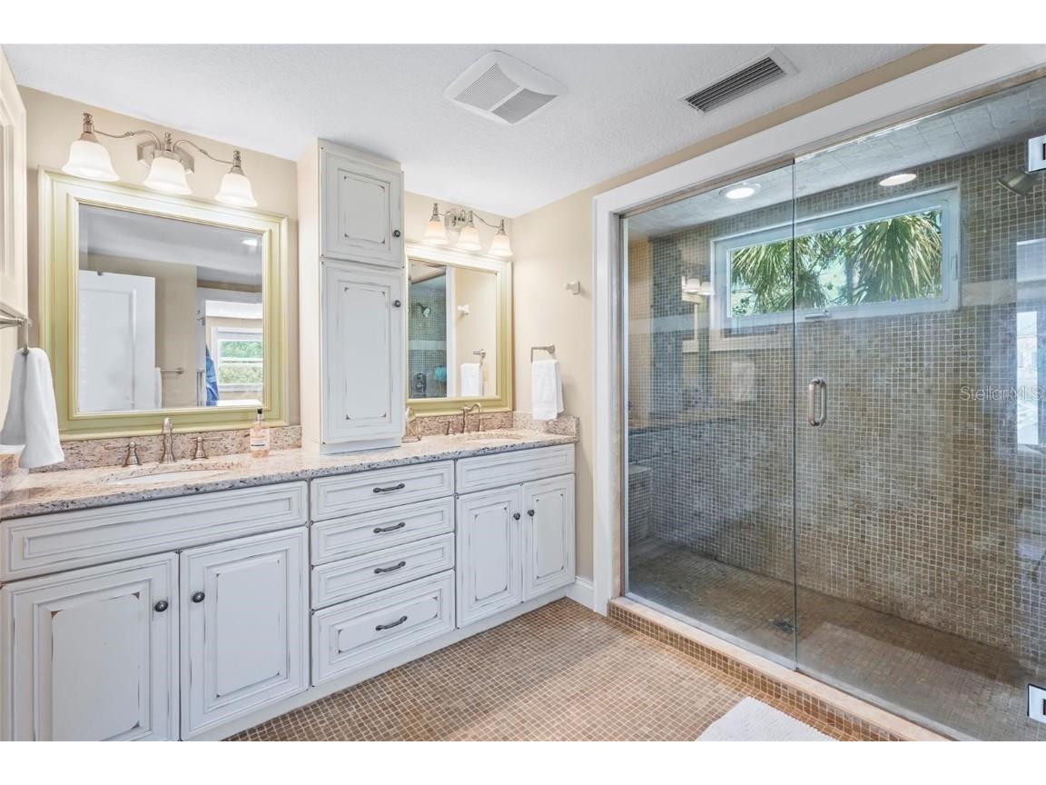 111 Faubel Street Sarasota FL 34242 - BAYOU LOUISE A4669276 image32