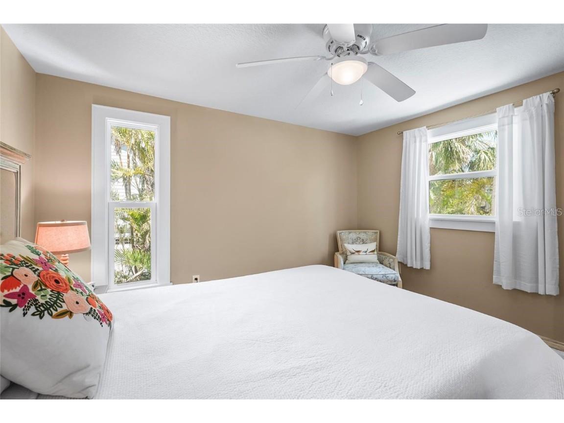 111 Faubel Street Sarasota FL 34242 - BAYOU LOUISE A4669276 image35