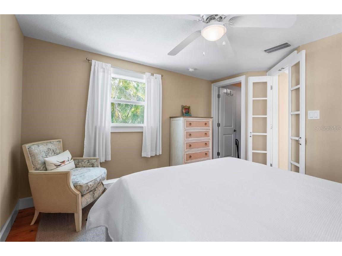 111 Faubel Street Sarasota FL 34242 - BAYOU LOUISE A4669276 image36