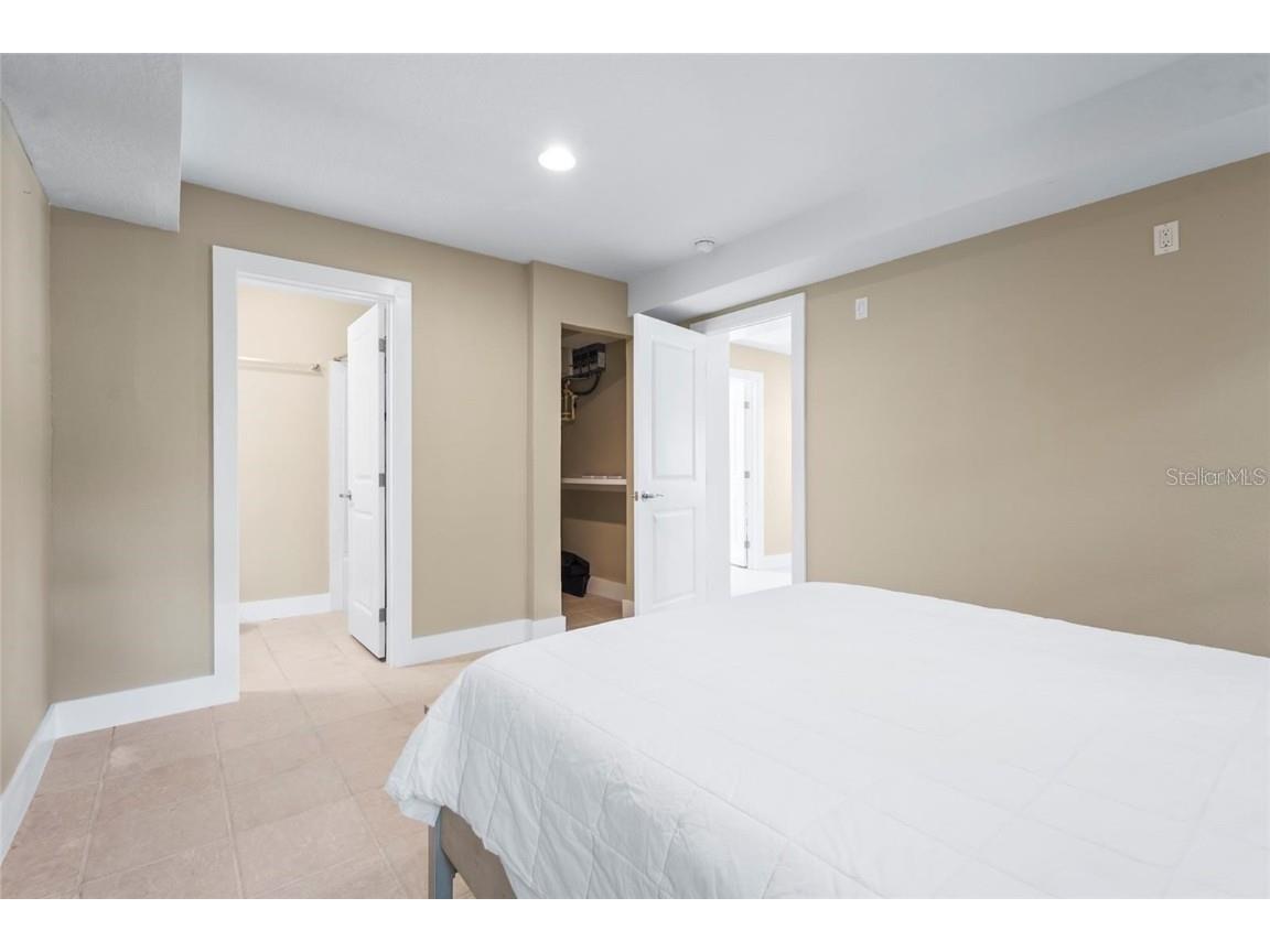 111 Faubel Street Sarasota FL 34242 - BAYOU LOUISE A4669276 image40