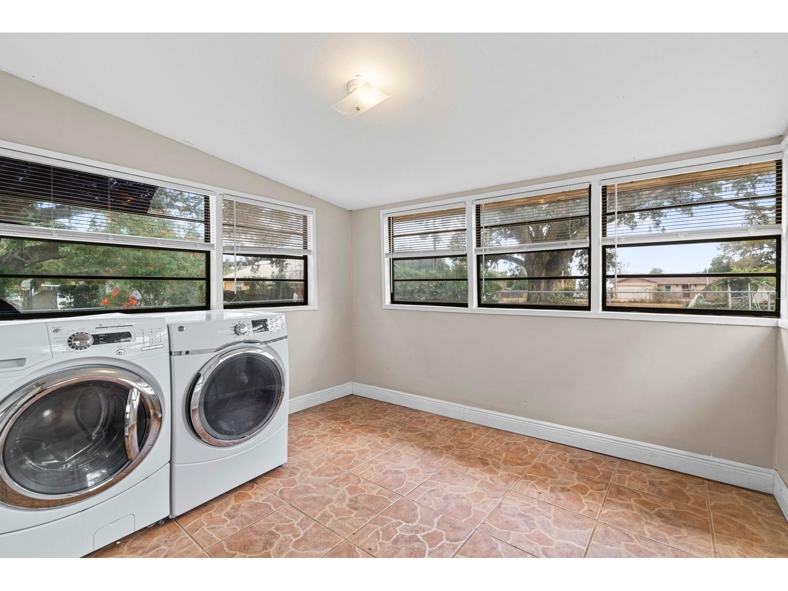 111 Garland Avenue Seffner FL 33584 TB8470092 image16