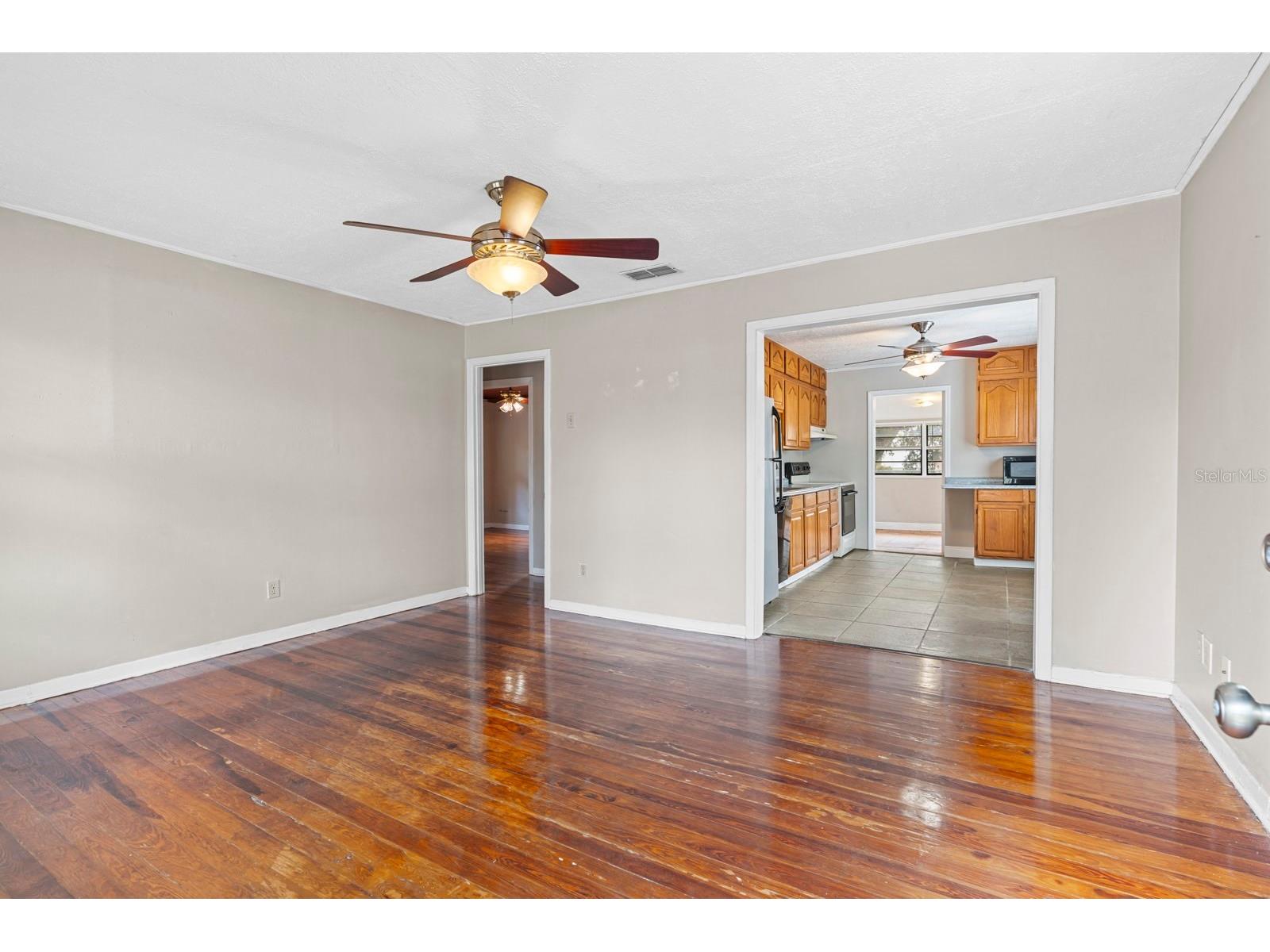 111 Garland Avenue Seffner FL 33584 TB8470092 image3