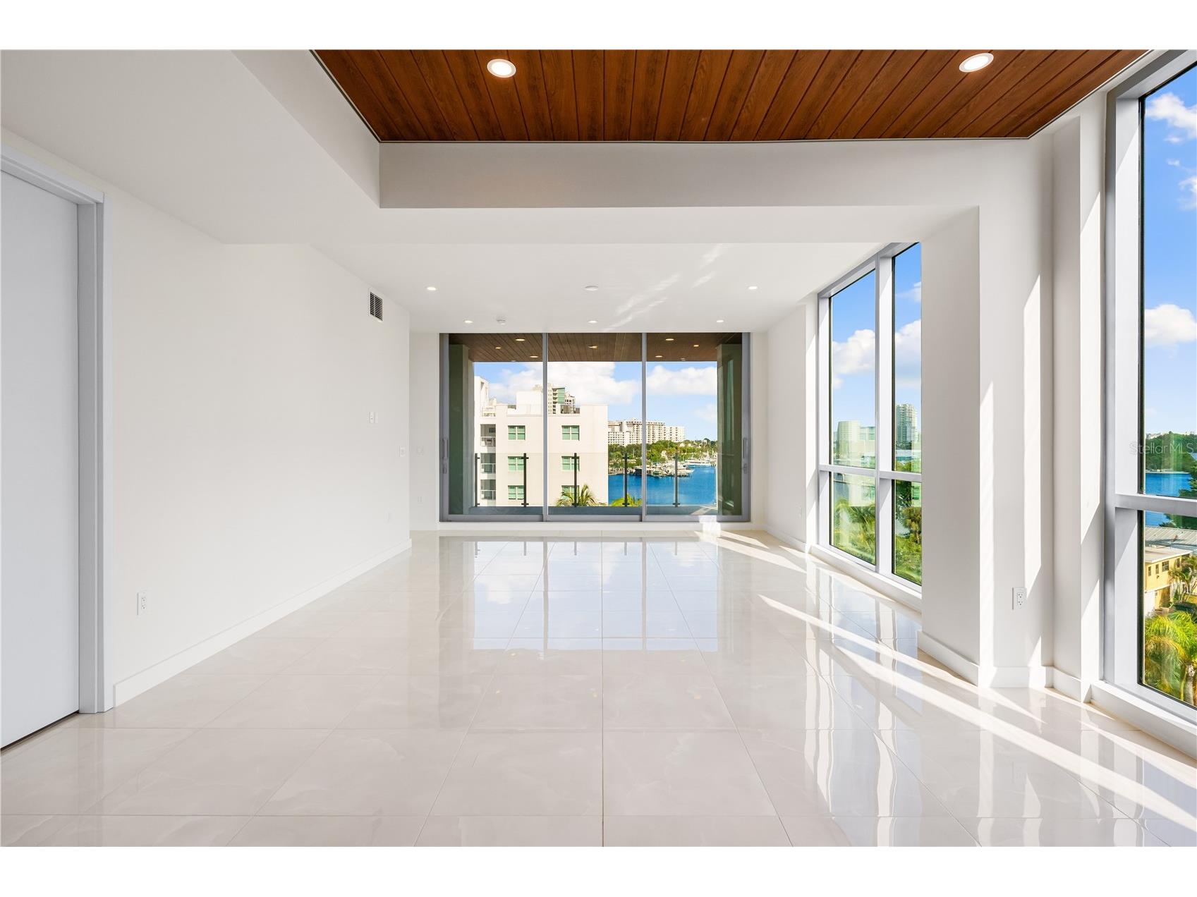 111 Golden Gate #403 Sarasota FL 34236 A4682088 image10