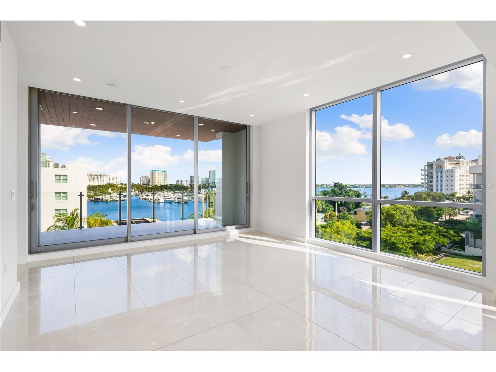 111 Golden Gate #403 Sarasota FL 34236 A4682088 image11