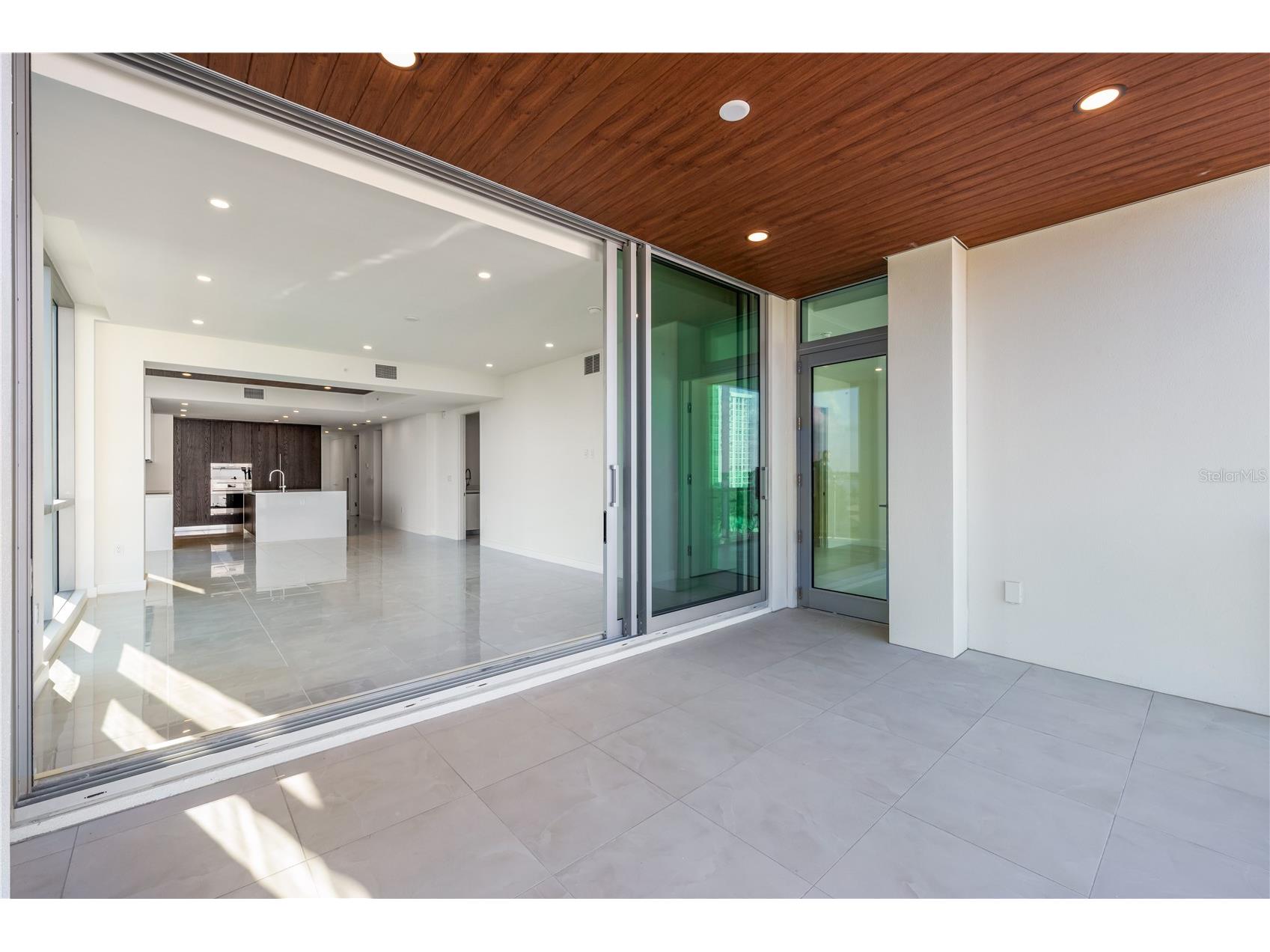 111 Golden Gate #403 Sarasota FL 34236 A4682088 image12