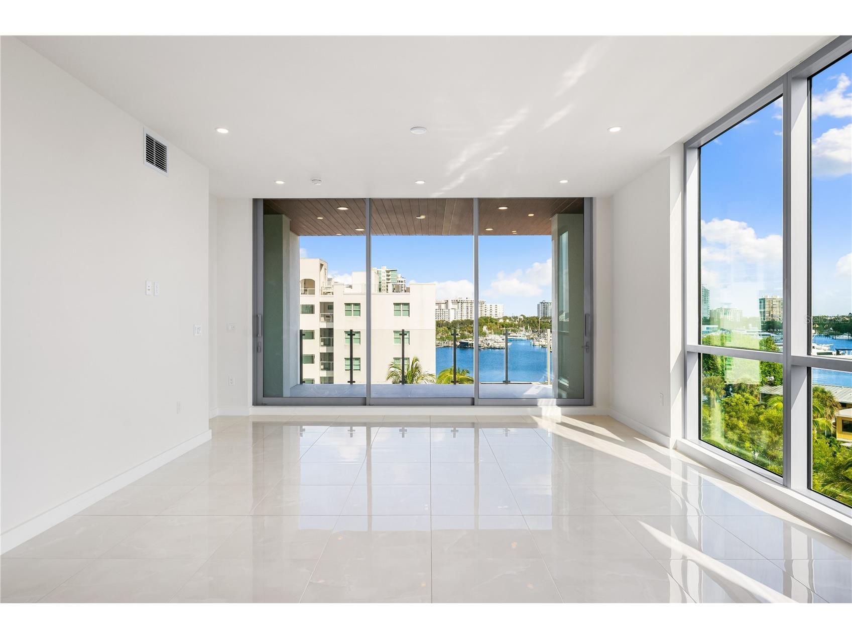 111 Golden Gate #403 Sarasota FL 34236 A4682088 image13