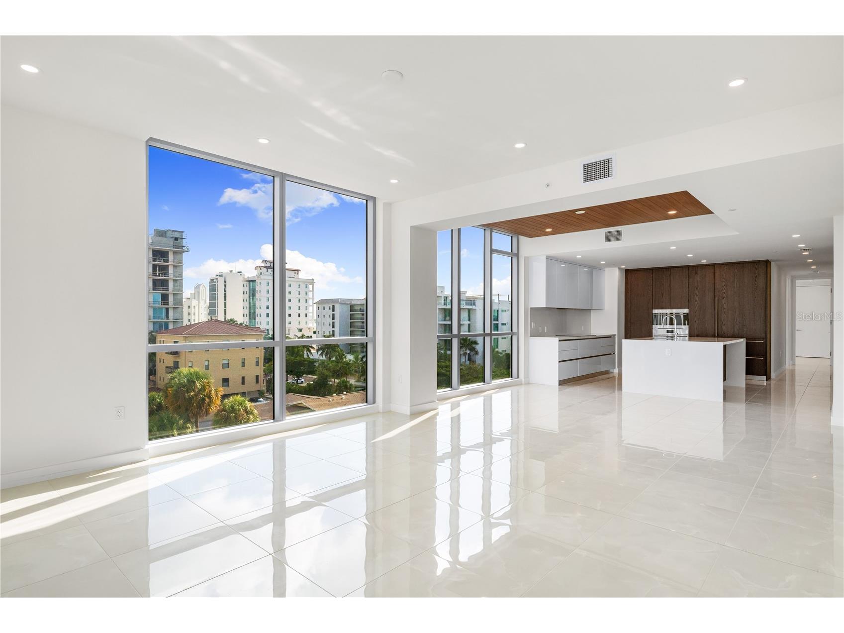 111 Golden Gate #403 Sarasota FL 34236 A4682088 image14