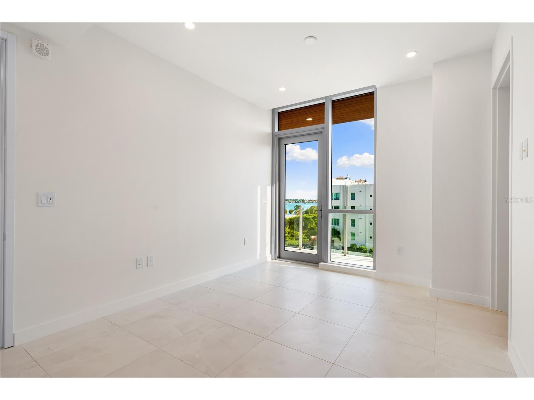 111 Golden Gate #403 Sarasota FL 34236 A4682088 image28