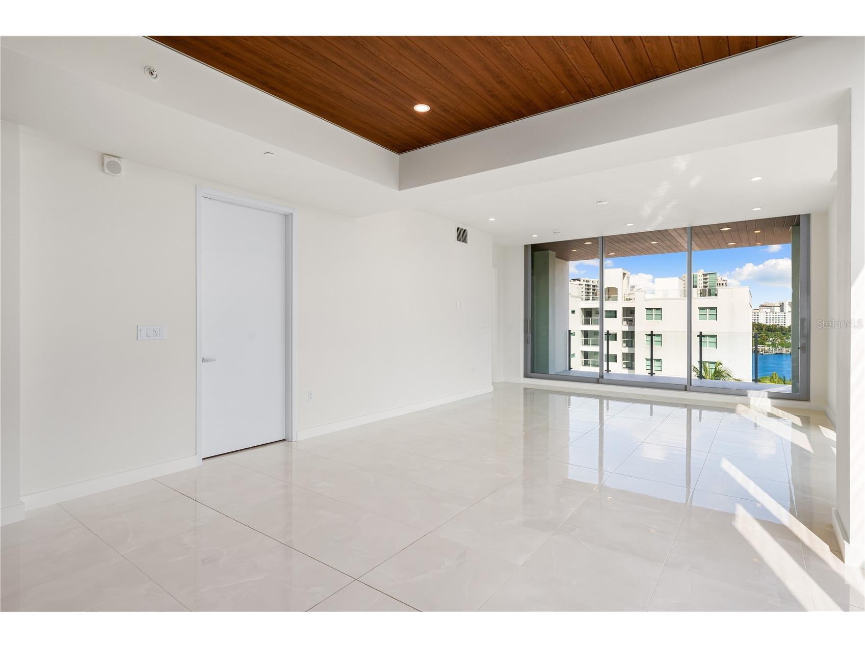 111 Golden Gate #403 Sarasota FL 34236 A4682088 image4