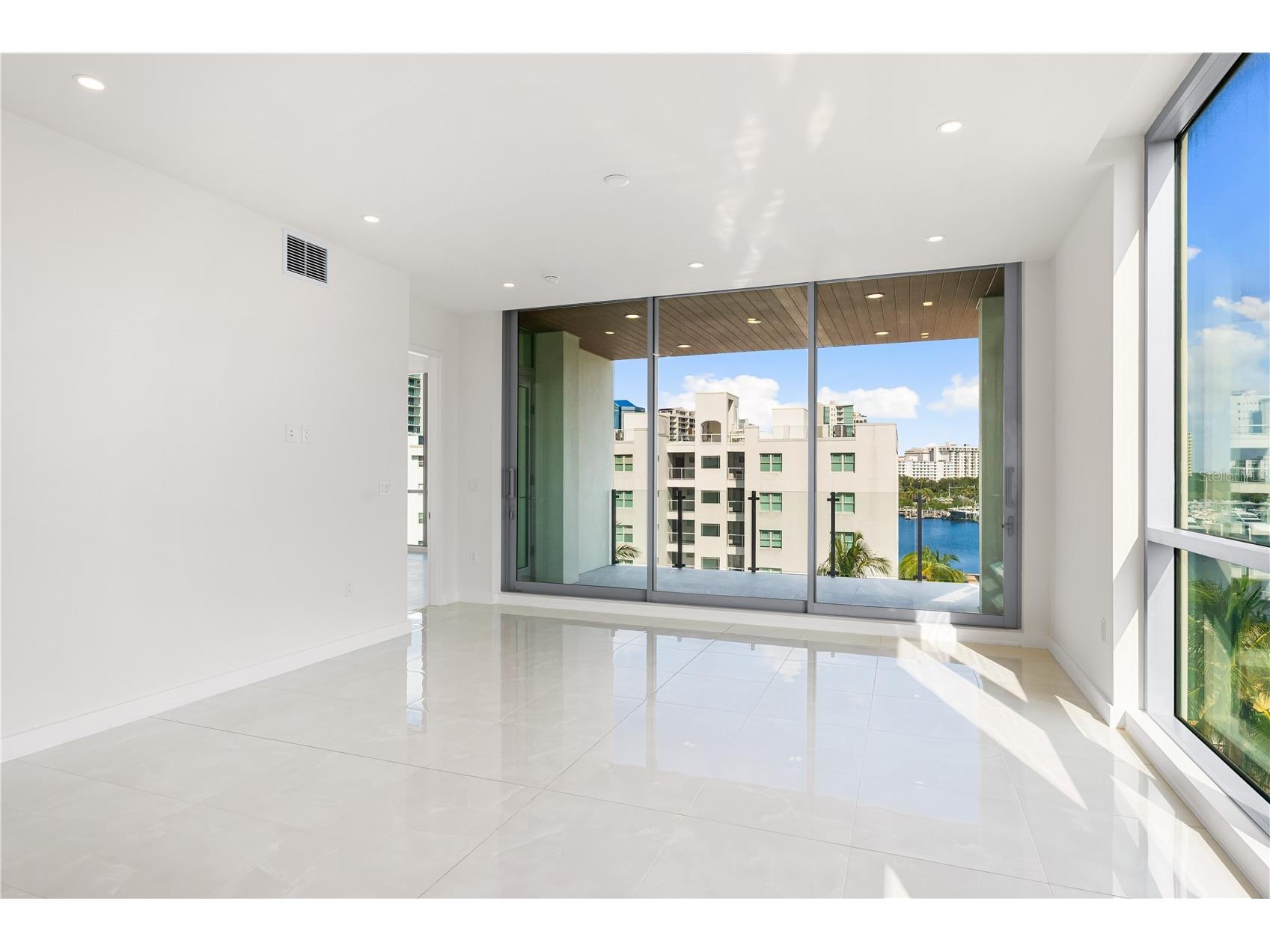 111 Golden Gate #403 Sarasota FL 34236 A4682088 image5