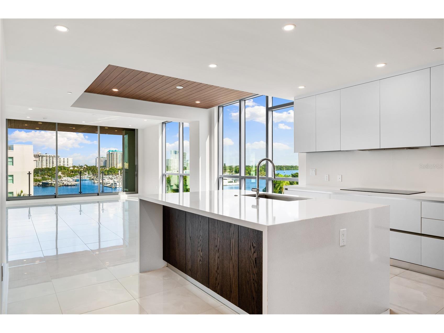 111 Golden Gate #403 Sarasota FL 34236 A4682088 image7