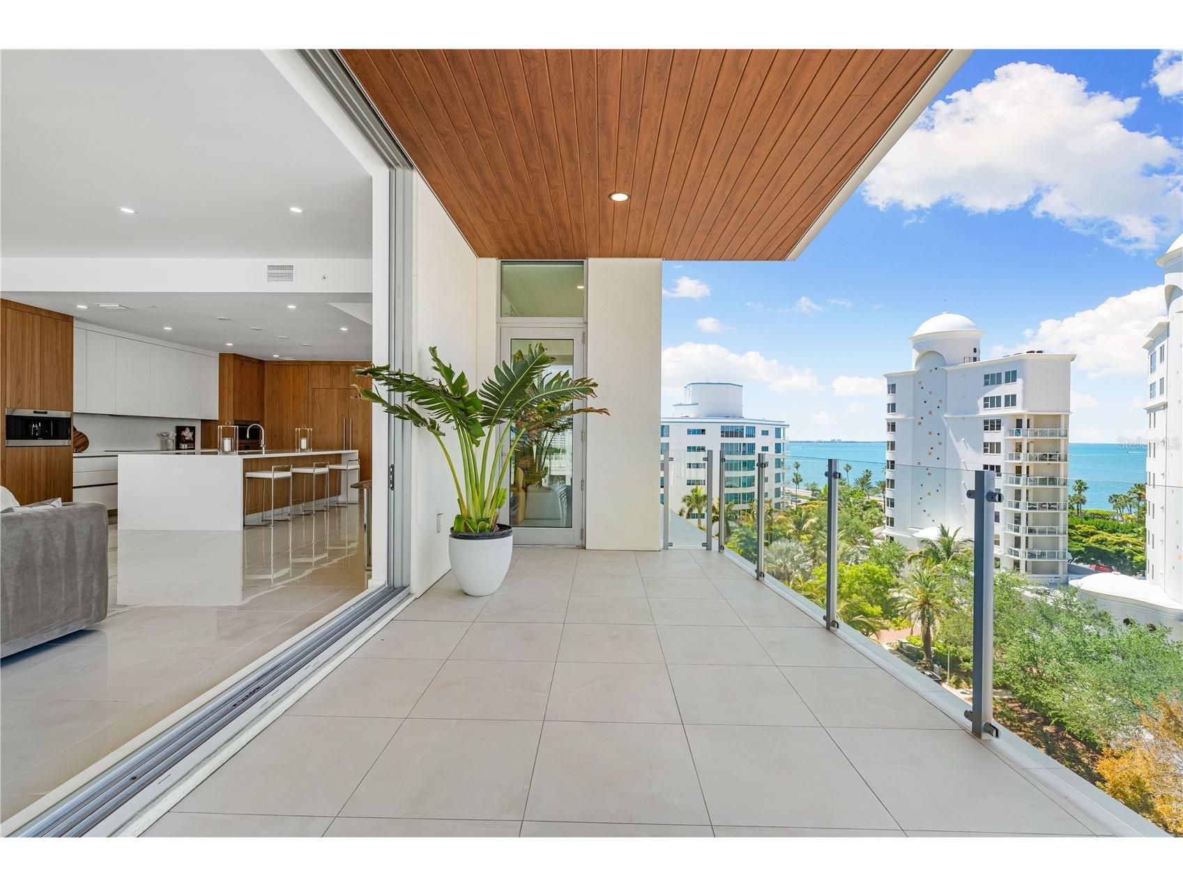 111 Golden Gate #602 Sarasota FL 34236 A4674587 image11