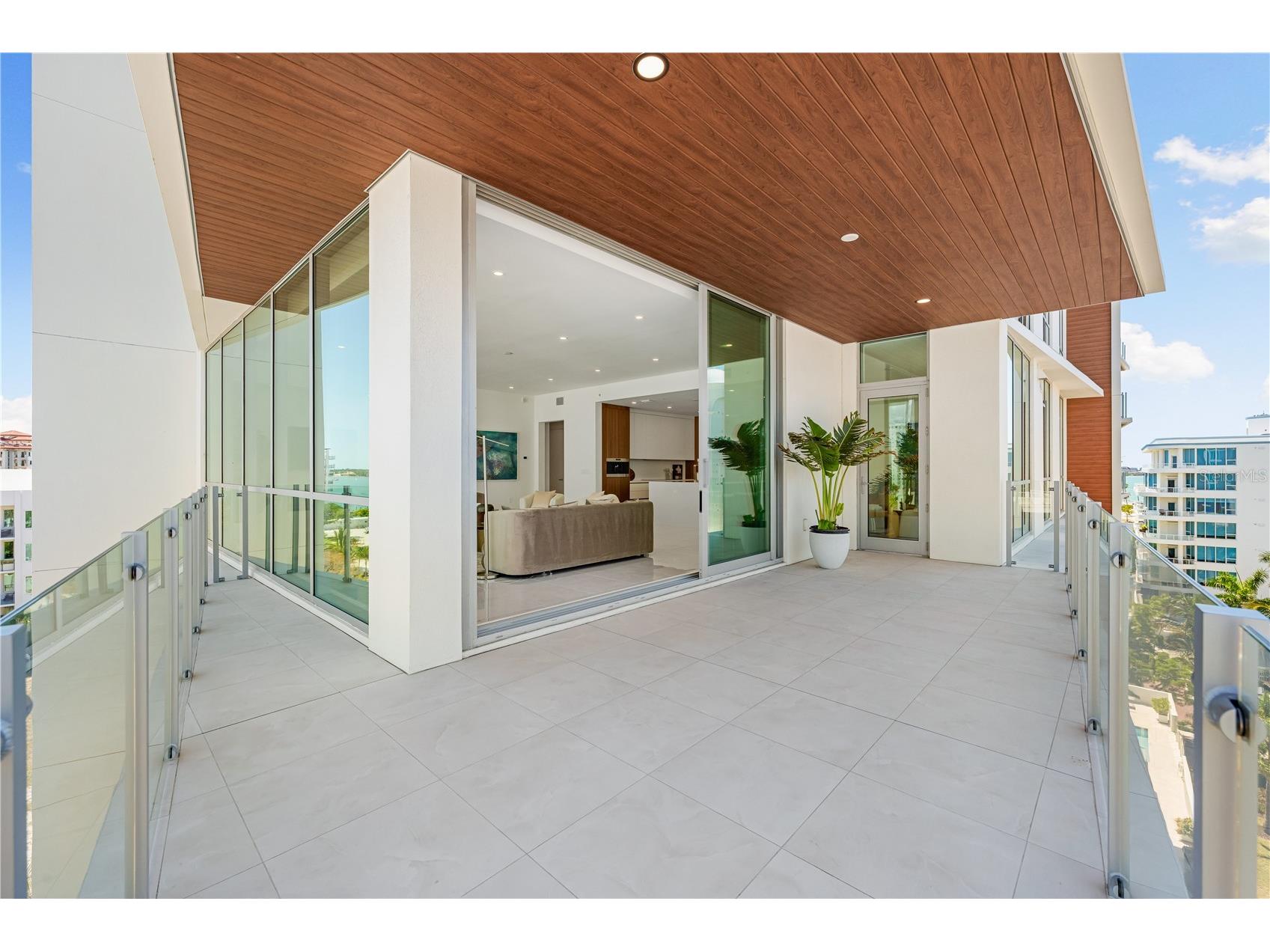 111 Golden Gate #602 Sarasota FL 34236 A4674587 image13
