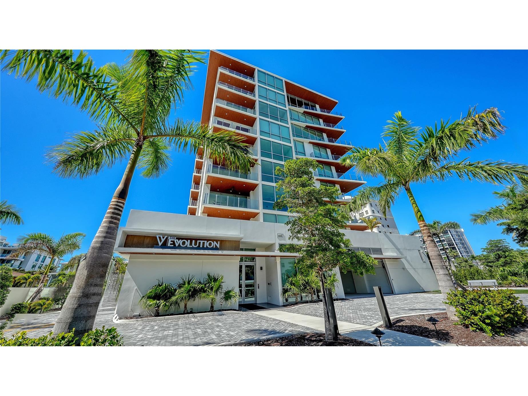 111 Golden Gate #602 Sarasota FL 34236 A4674587 image2