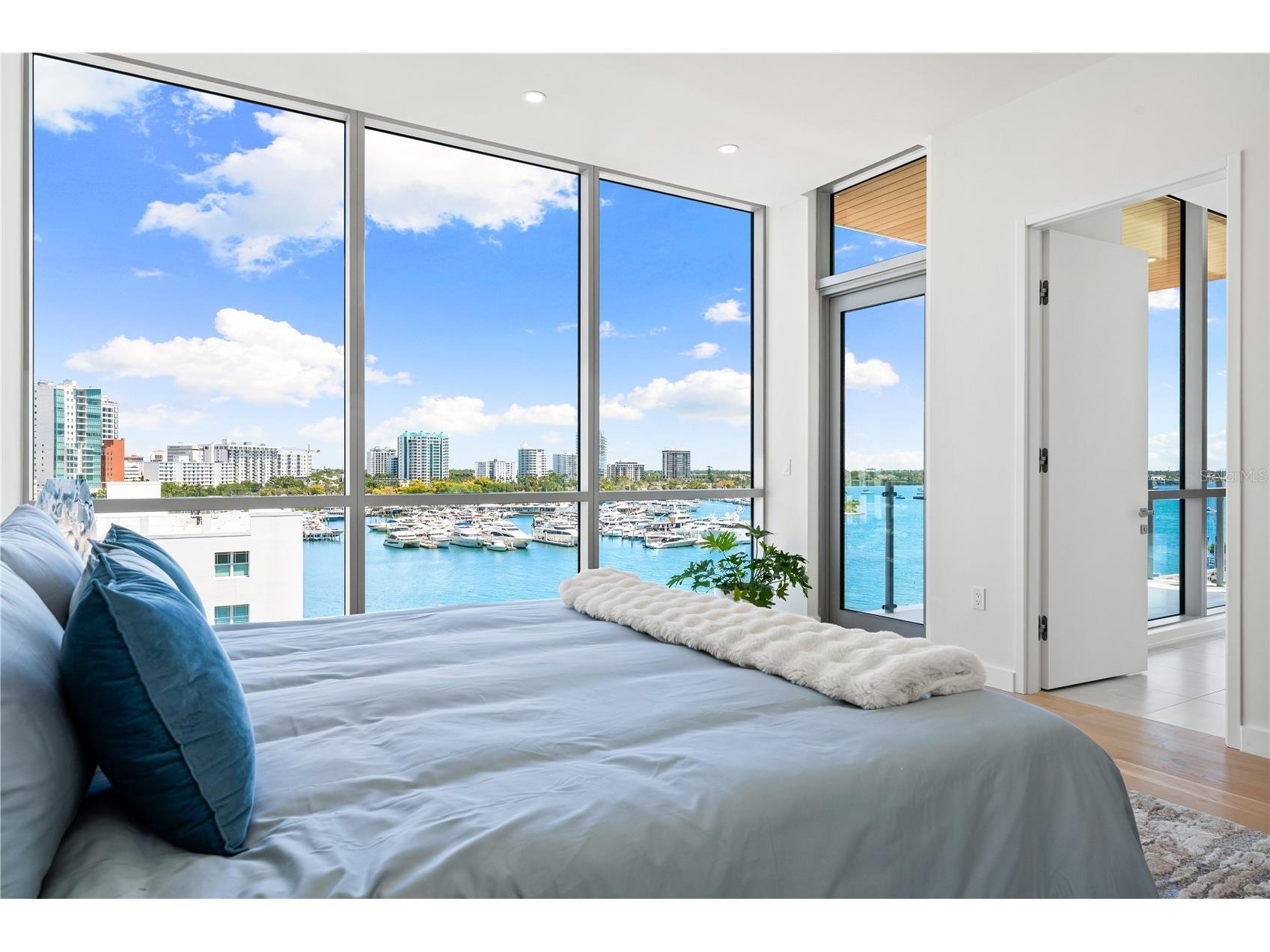 111 Golden Gate #602 Sarasota FL 34236 A4674587 image22