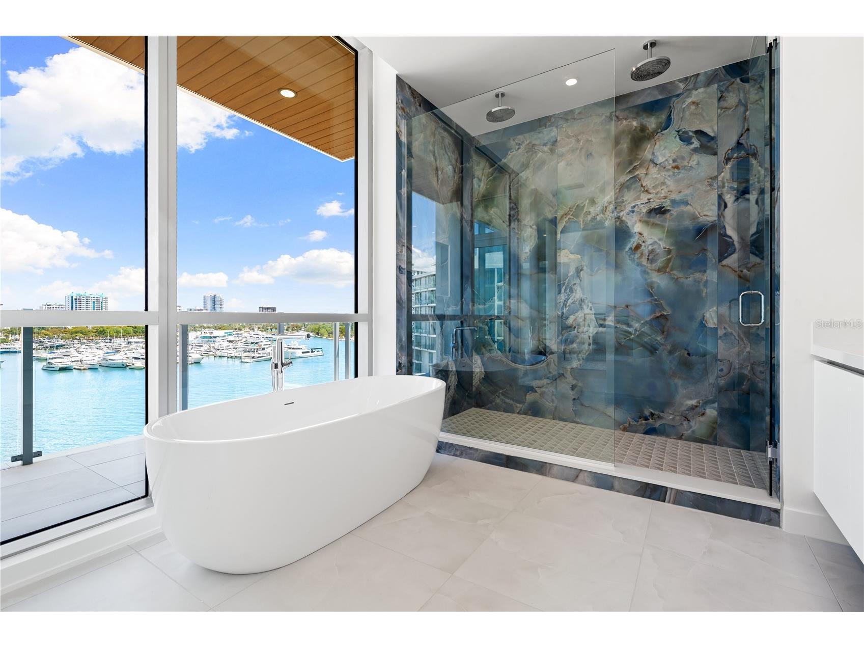 111 Golden Gate #602 Sarasota FL 34236 A4674587 image25