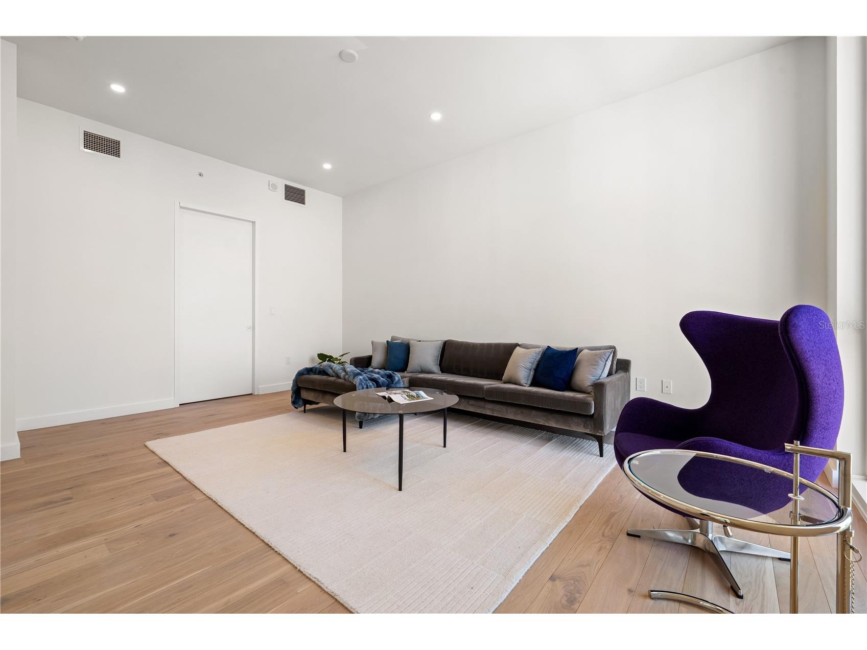 111 Golden Gate #602 Sarasota FL 34236 A4674587 image30