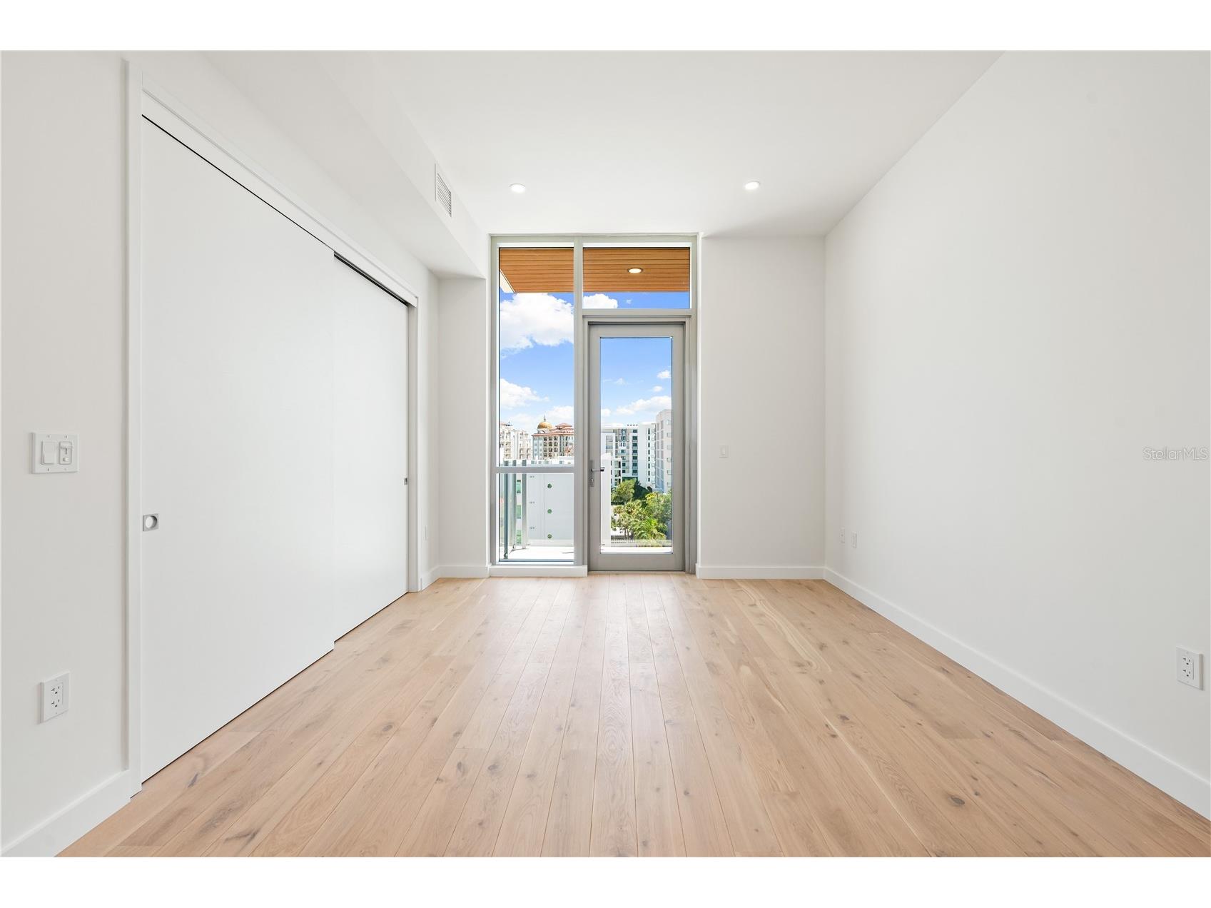 111 Golden Gate #602 Sarasota FL 34236 A4674587 image34