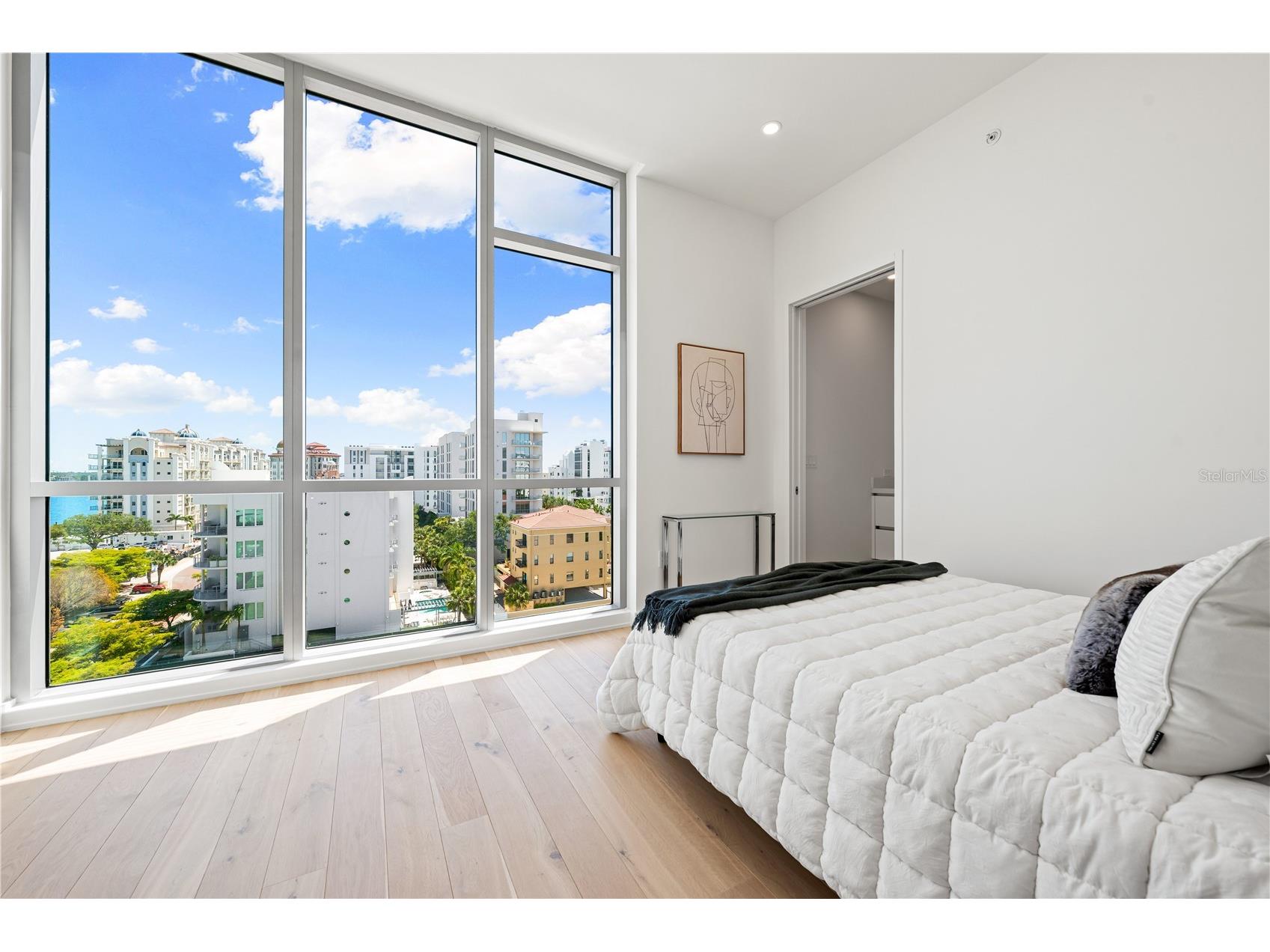111 Golden Gate #602 Sarasota FL 34236 A4674587 image38
