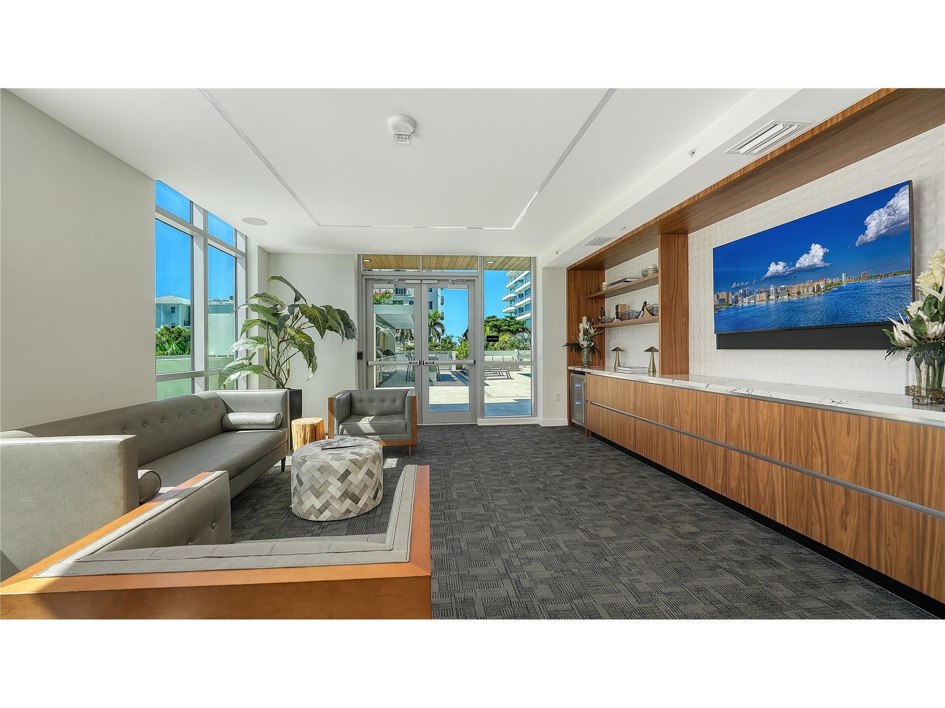 111 Golden Gate #602 Sarasota FL 34236 A4674587 image48