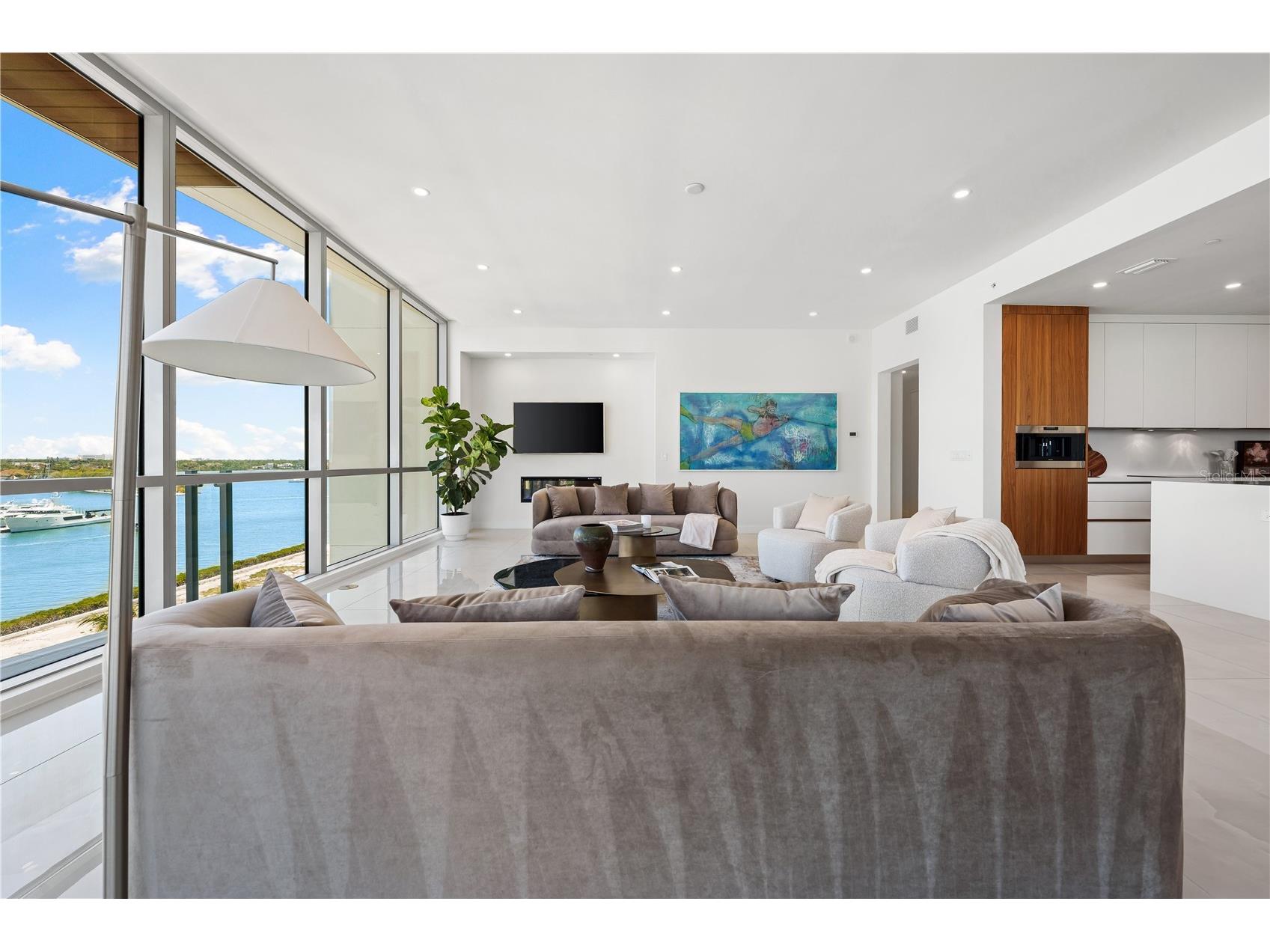 111 Golden Gate #602 Sarasota FL 34236 A4674587 image9