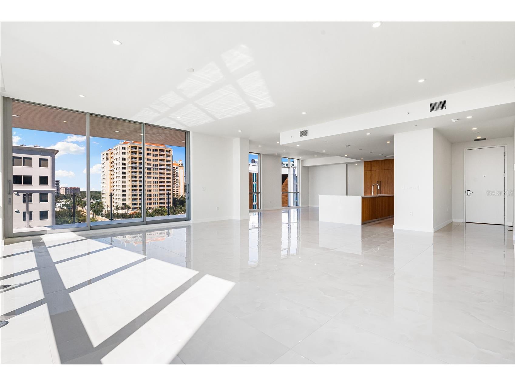 111 Golden Gate #701 Sarasota FL 34236 A4682068 image13