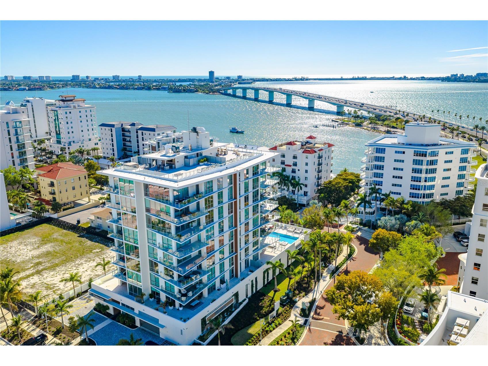 111 Golden Gate #701 Sarasota FL 34236 A4682068 image2