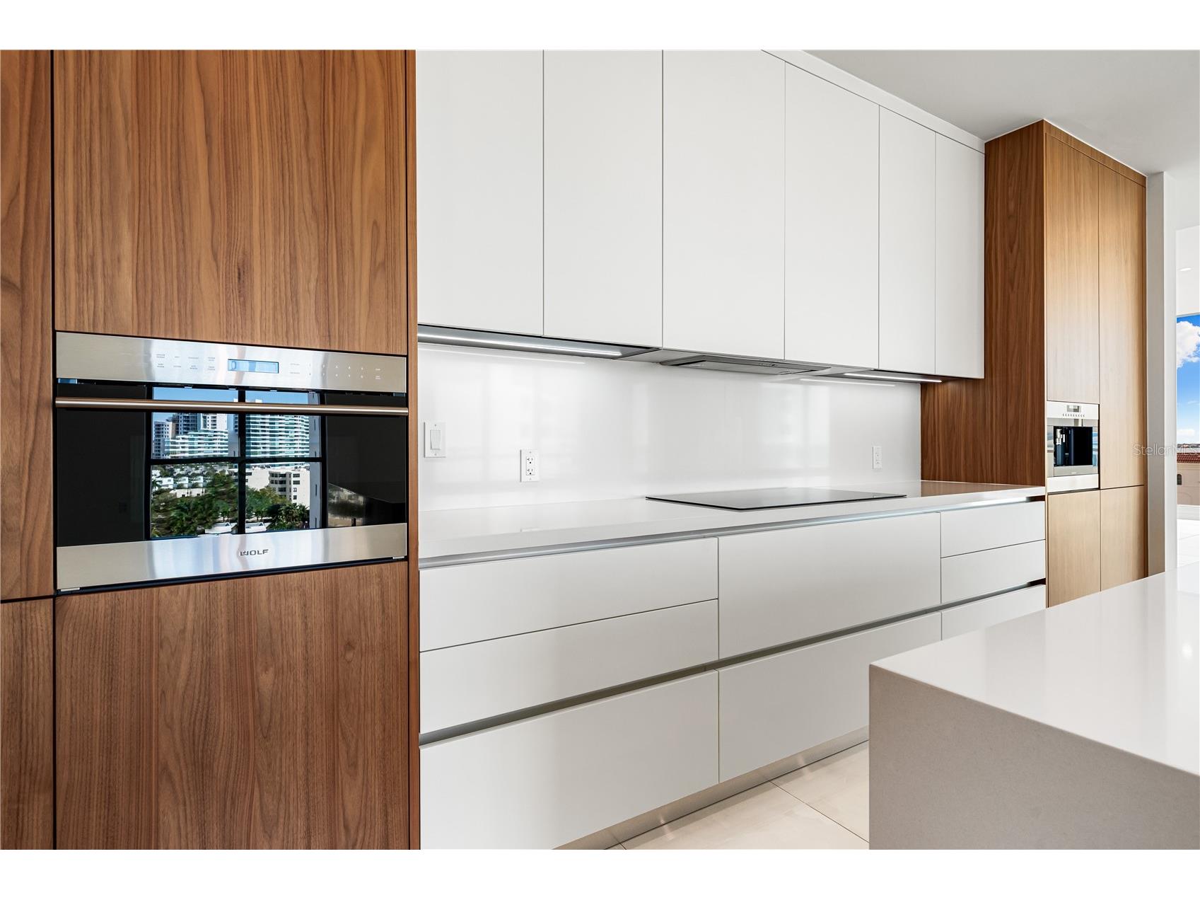 111 Golden Gate #701 Sarasota FL 34236 A4682068 image23