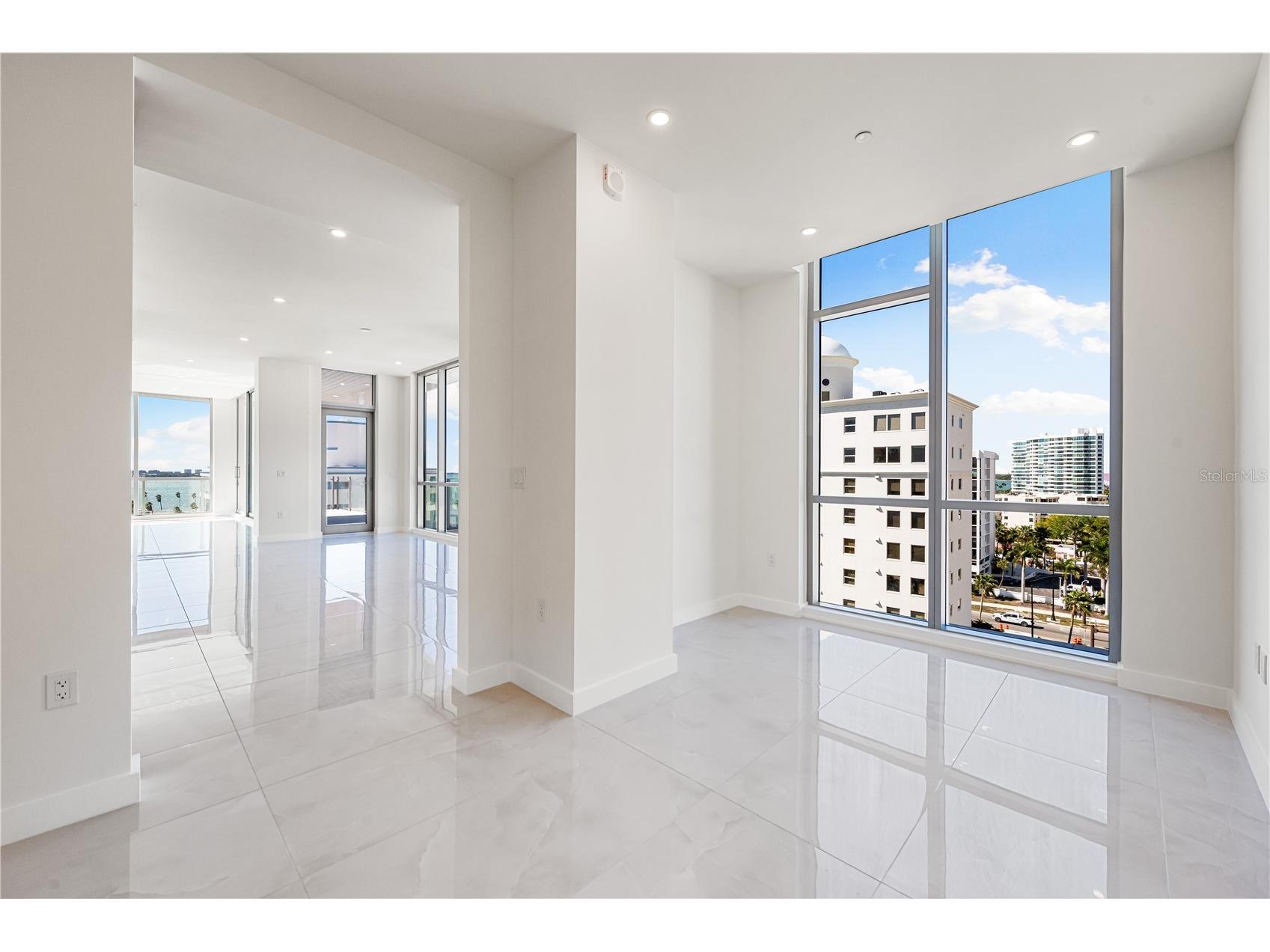 111 Golden Gate #701 Sarasota FL 34236 A4682068 image31