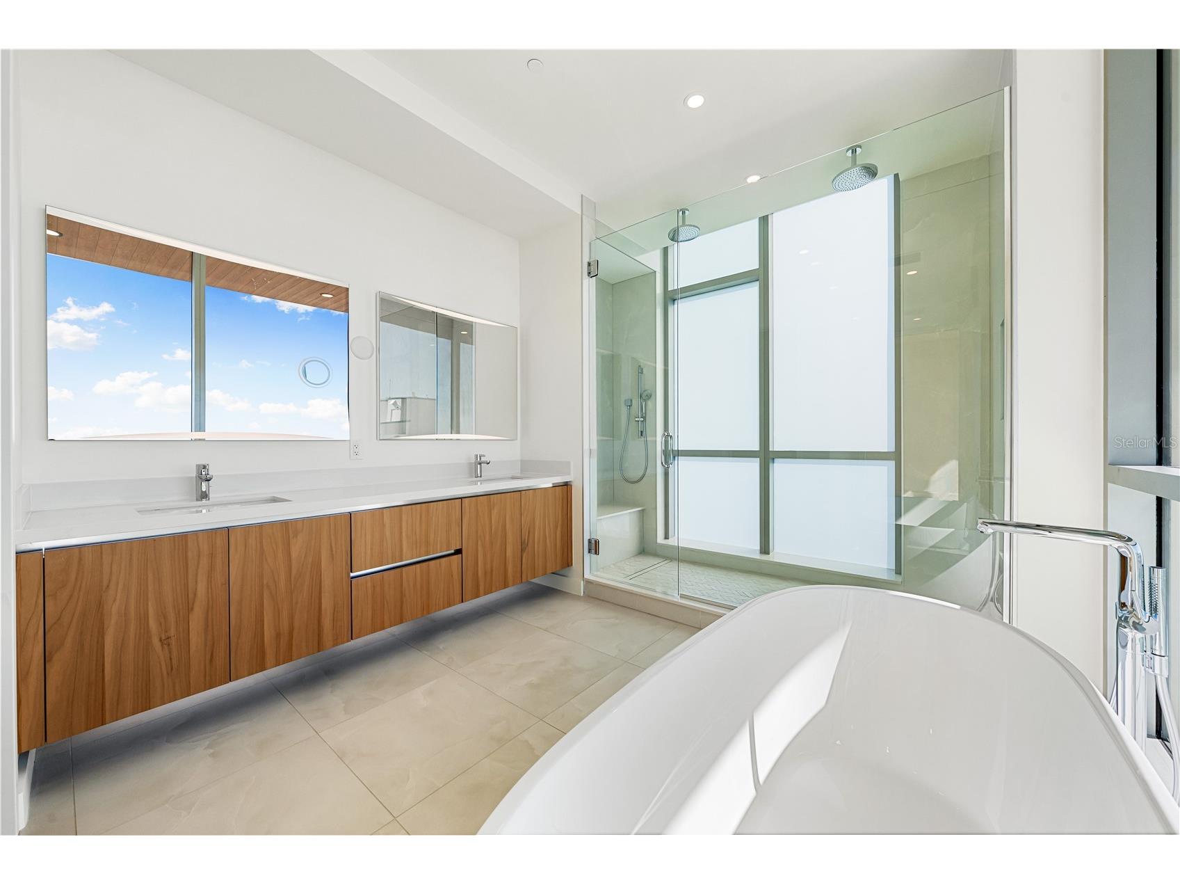 111 Golden Gate #701 Sarasota FL 34236 A4682068 image38