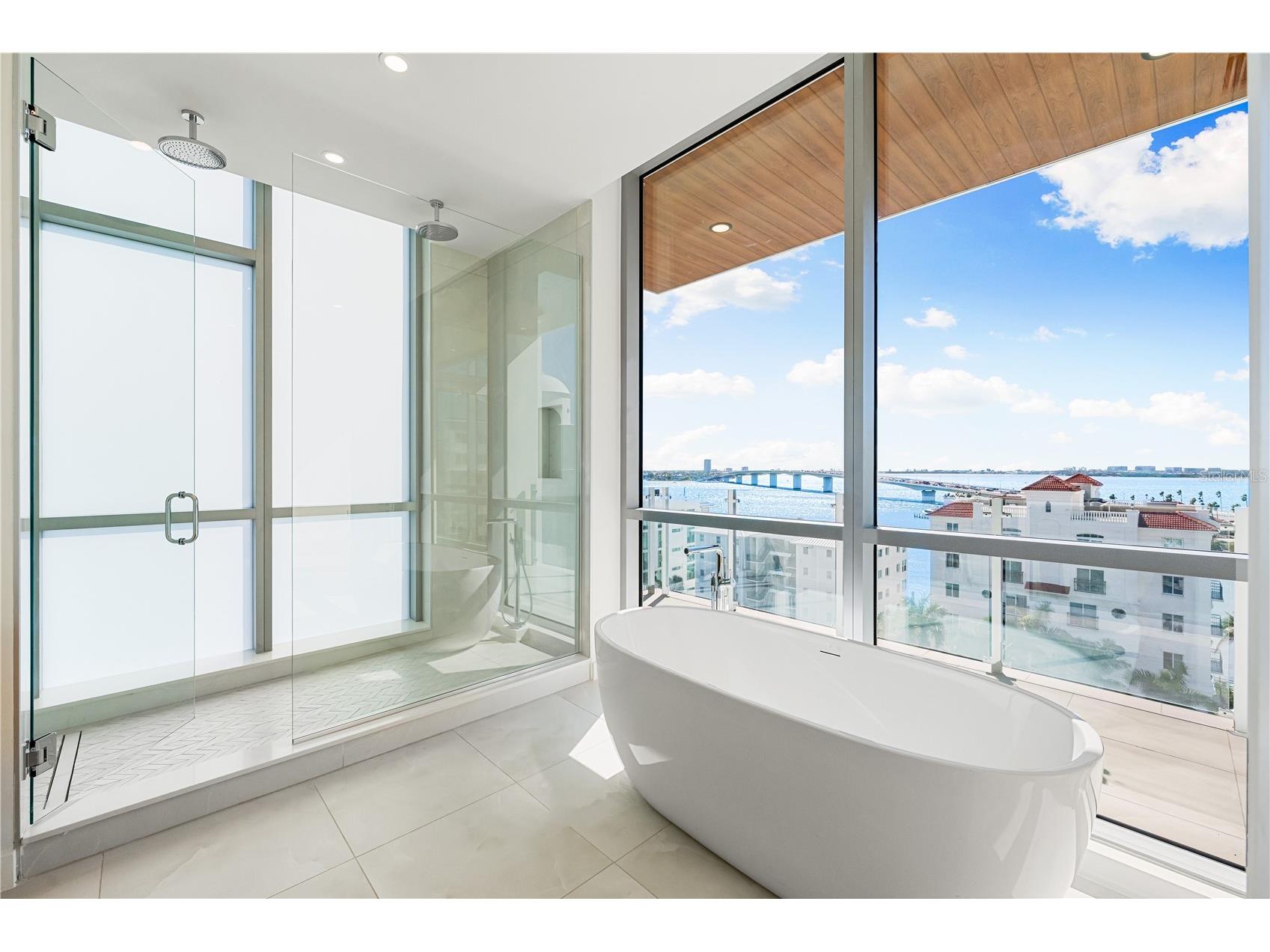 111 Golden Gate #701 Sarasota FL 34236 A4682068 image39