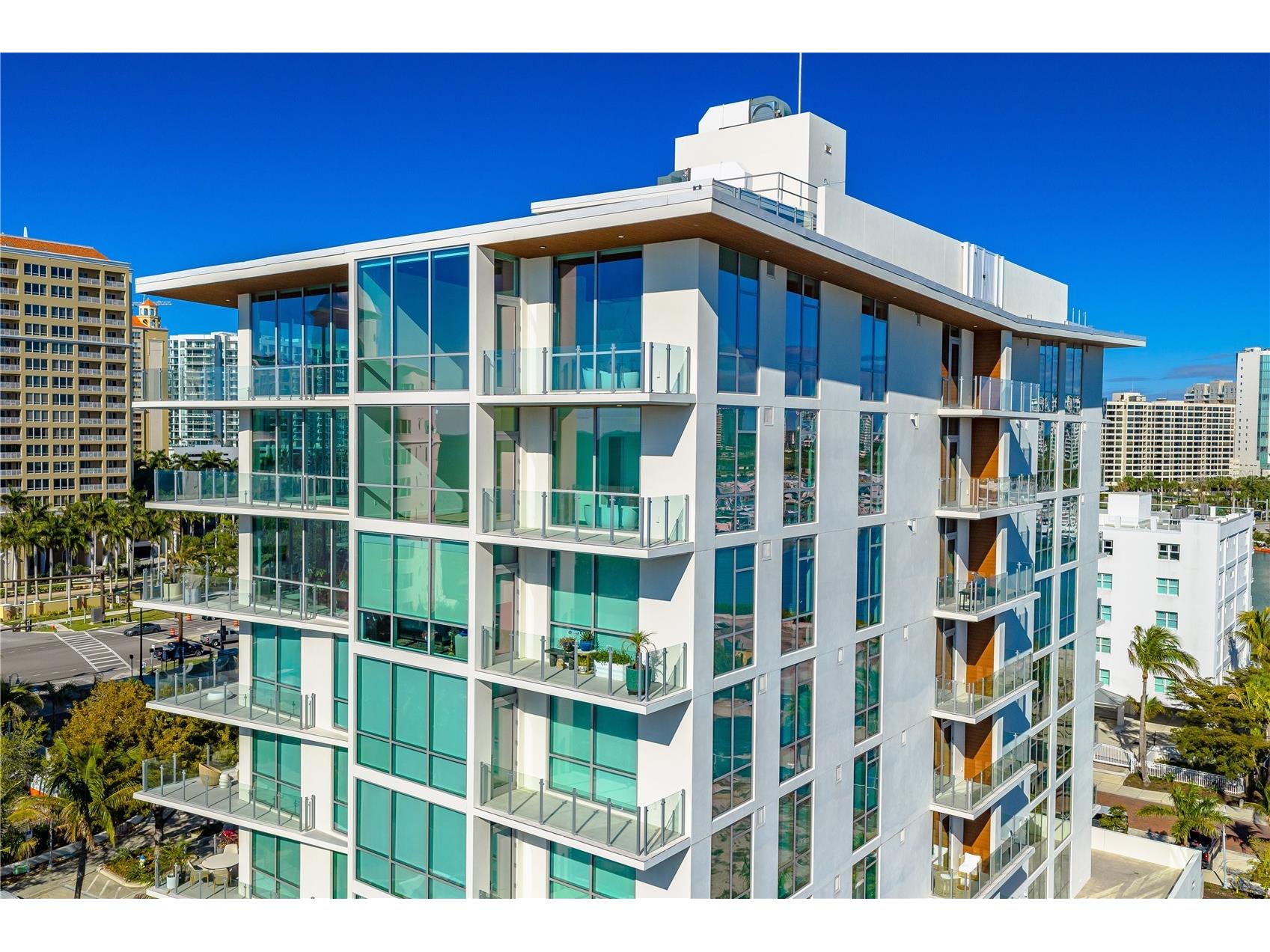111 Golden Gate #701 Sarasota FL 34236 A4682068 image5