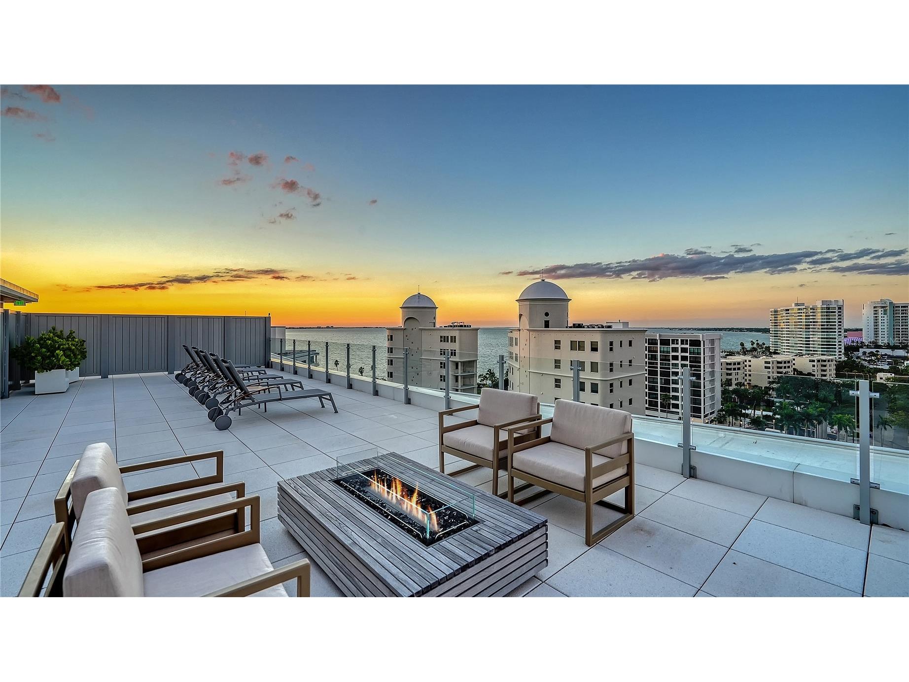111 Golden Gate #801PH Sarasota FL 34236 A4685716 image1