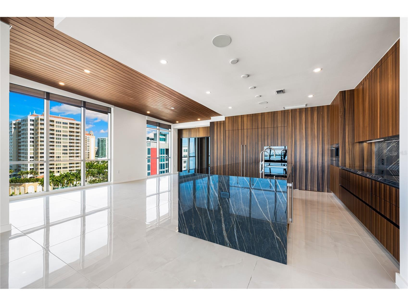 111 Golden Gate #801PH Sarasota FL 34236 A4685716 image12