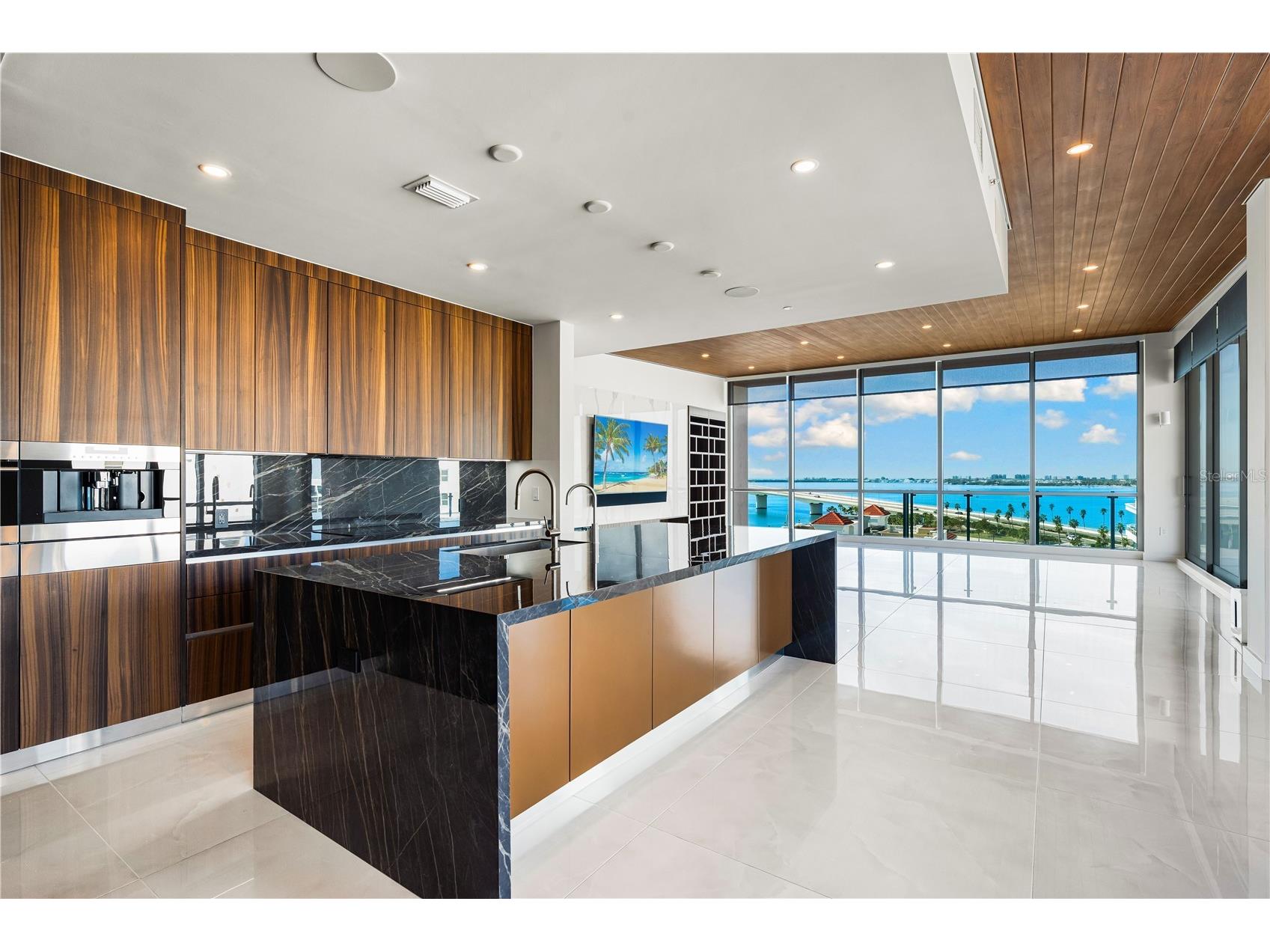 111 Golden Gate #801PH Sarasota FL 34236 A4685716 image15