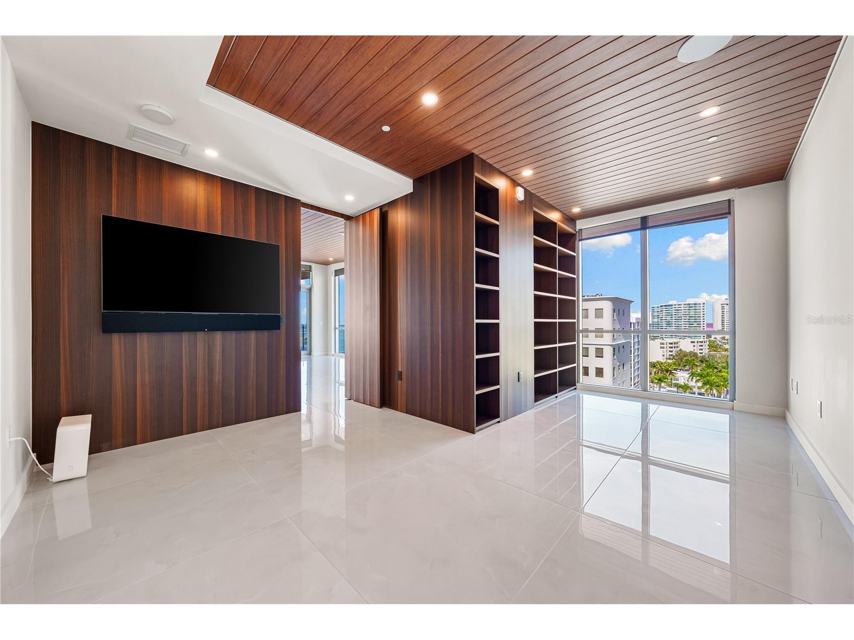 111 Golden Gate #801PH Sarasota FL 34236 A4685716 image22