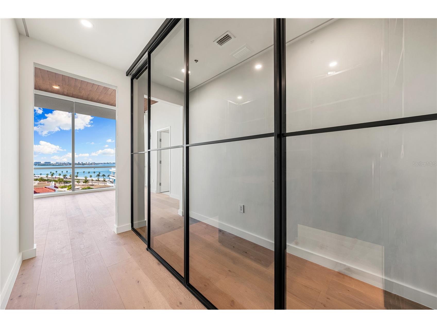 111 Golden Gate #801PH Sarasota FL 34236 A4685716 image31
