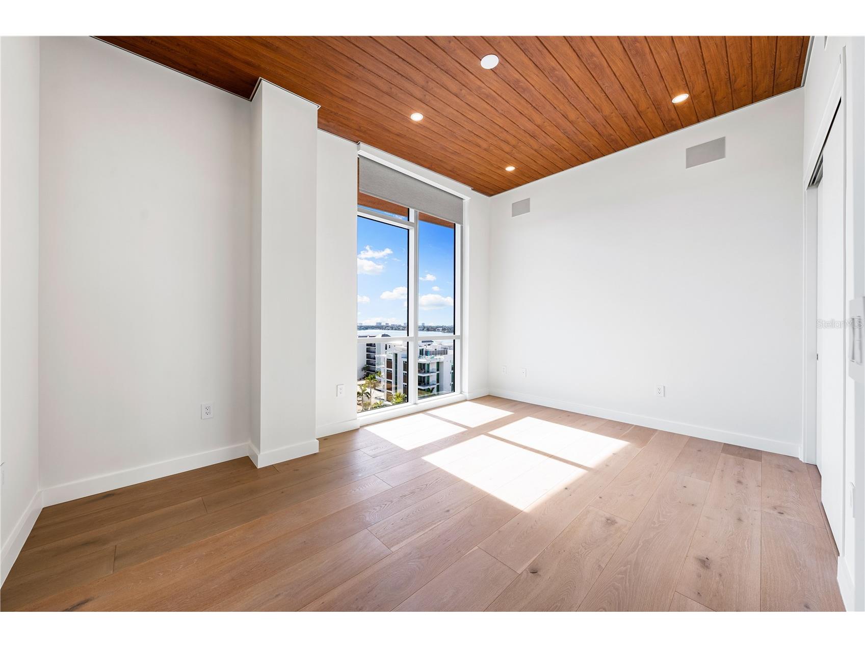 111 Golden Gate #801PH Sarasota FL 34236 A4685716 image33