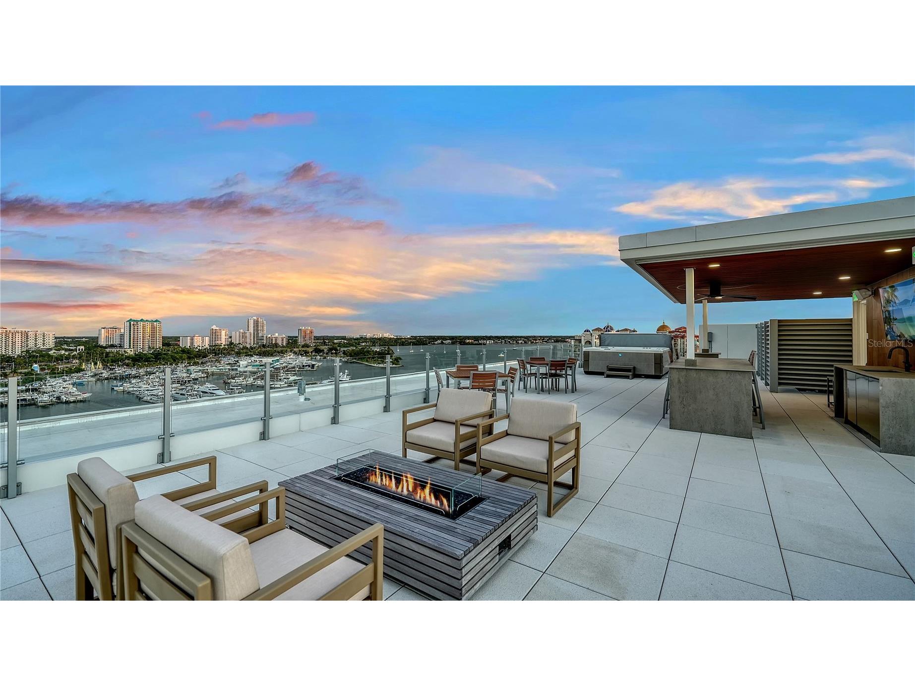 111 Golden Gate #801PH Sarasota FL 34236 A4685716 image4