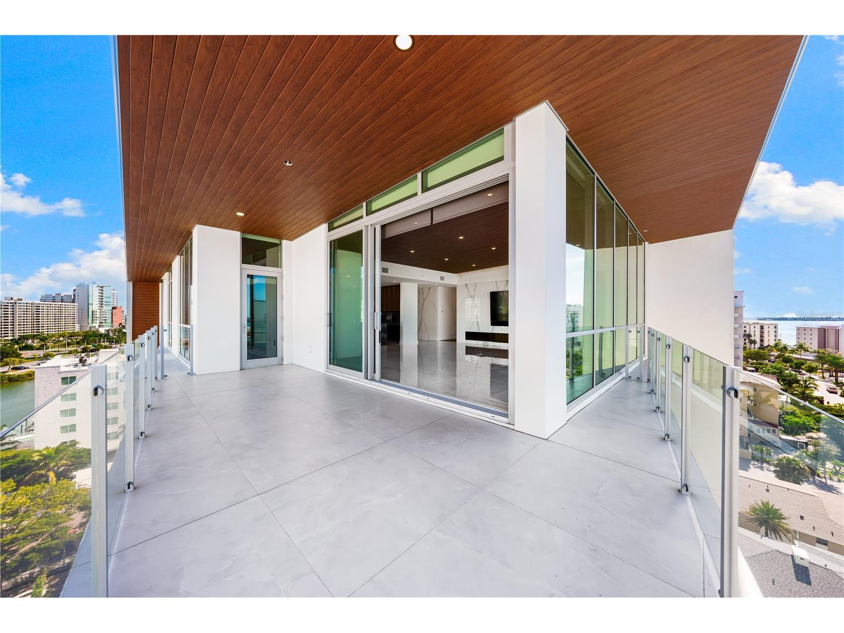 111 Golden Gate #801PH Sarasota FL 34236 A4685716 image46