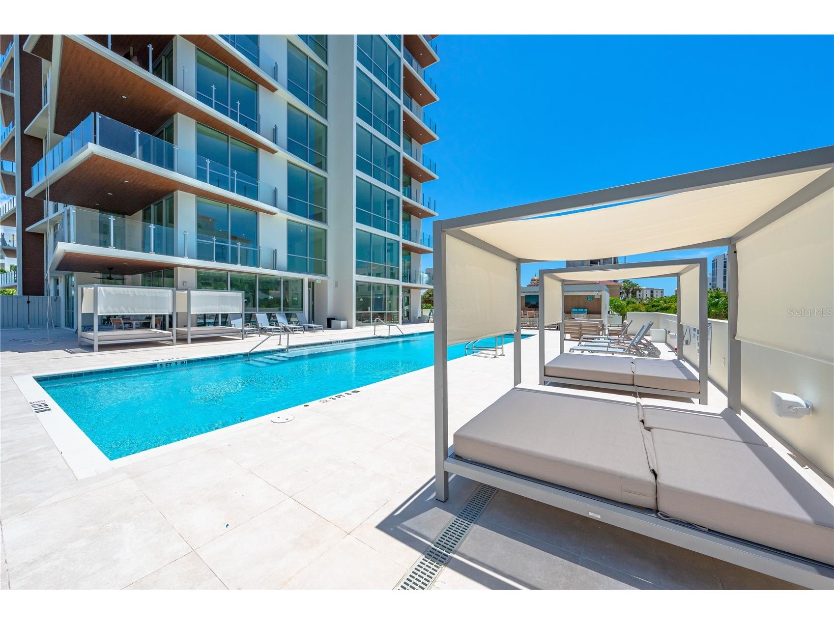 111 Golden Gate #801PH Sarasota FL 34236 A4685716 image57