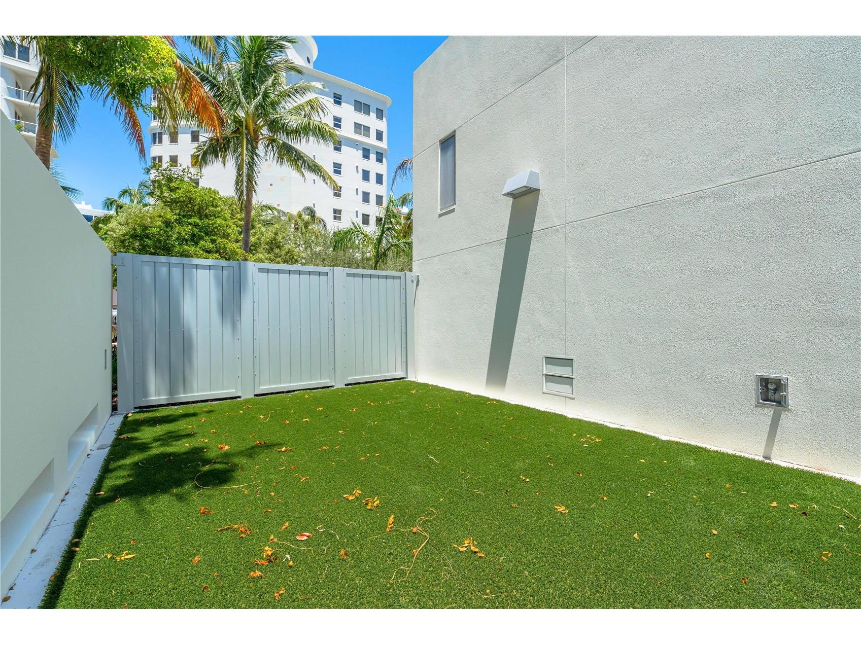 111 Golden Gate #801PH Sarasota FL 34236 A4685716 image59