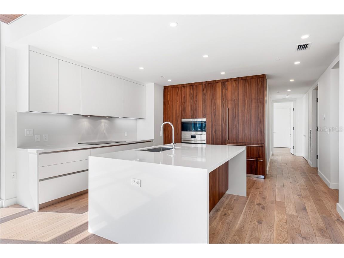 111 Golden Gate Point #303 Sarasota FL 34236 A4667826 image10