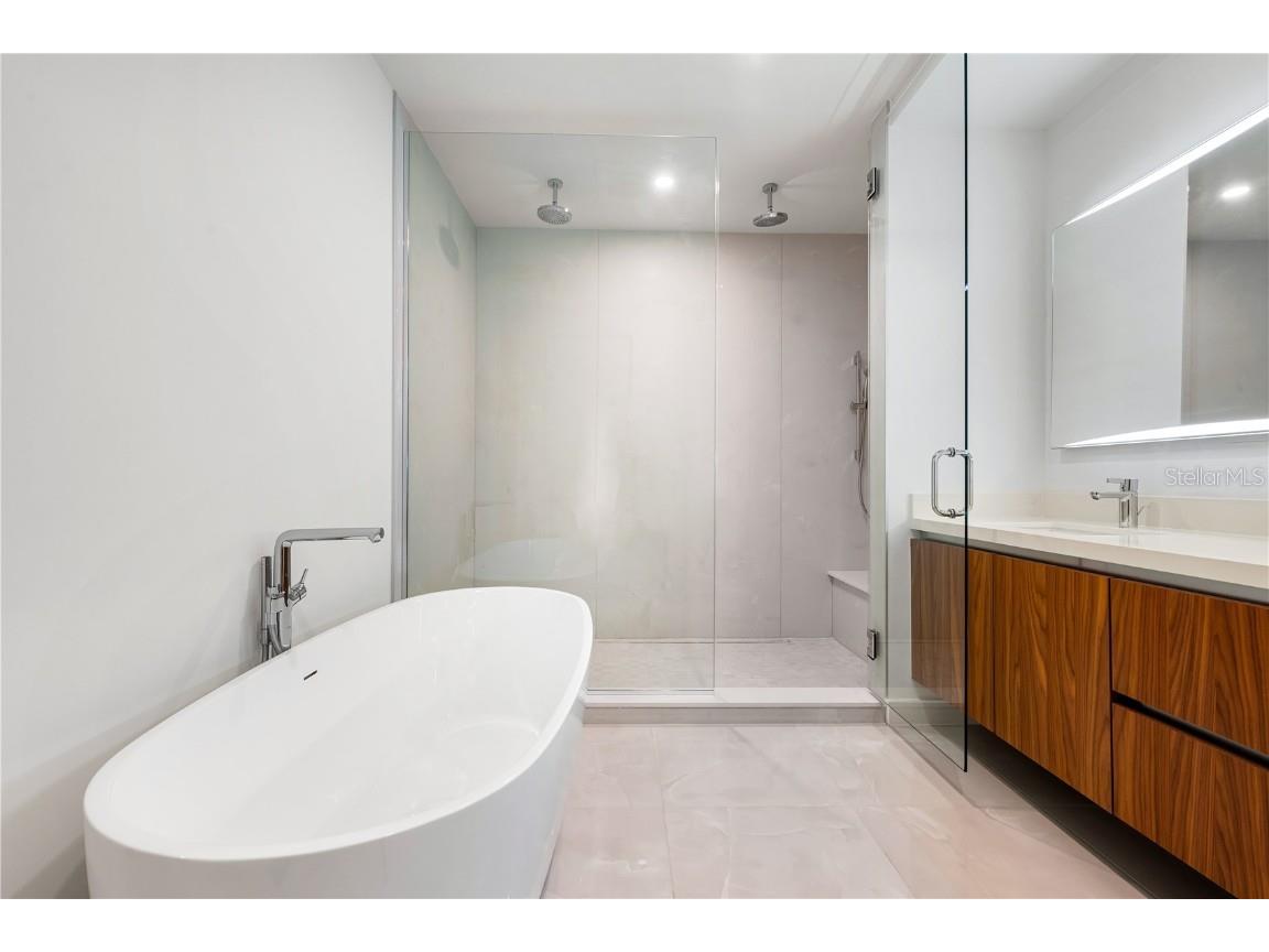 111 Golden Gate Point #303 Sarasota FL 34236 A4667826 image19