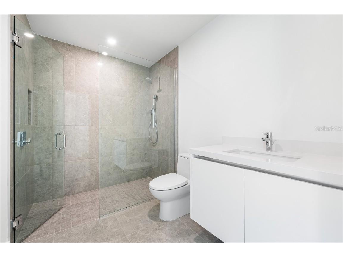 111 Golden Gate Point #303 Sarasota FL 34236 A4667826 image24