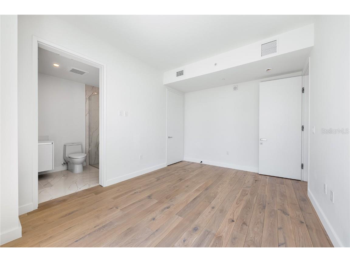 111 Golden Gate Point #303 Sarasota FL 34236 A4667826 image26