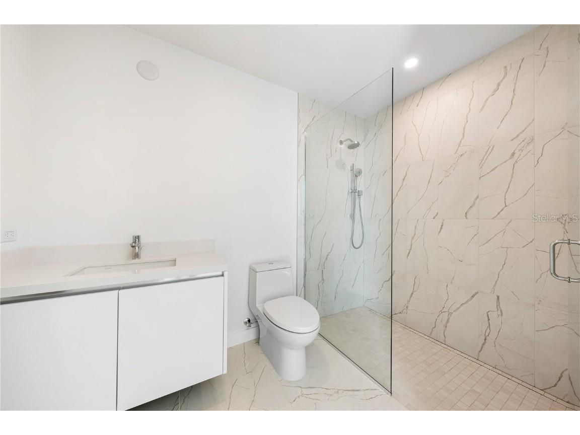 111 Golden Gate Point #303 Sarasota FL 34236 A4667826 image29