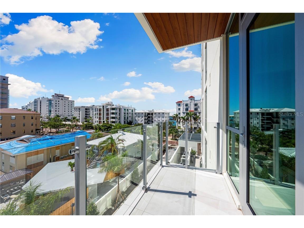 111 Golden Gate Point #303 Sarasota FL 34236 A4667826 image30